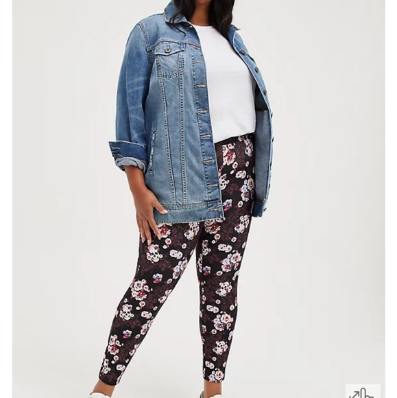 Torrid Pixie Ponte Floral Skull Pants 2X - Picture 2 of 8